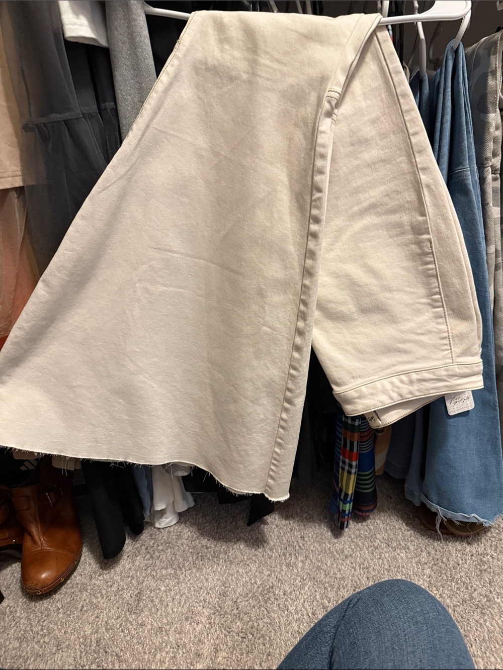Women's Free People Just float on flare jeans.